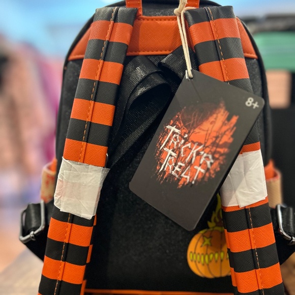 Punkin loungefly halloween wallet & backpack - Picture 5 of 7